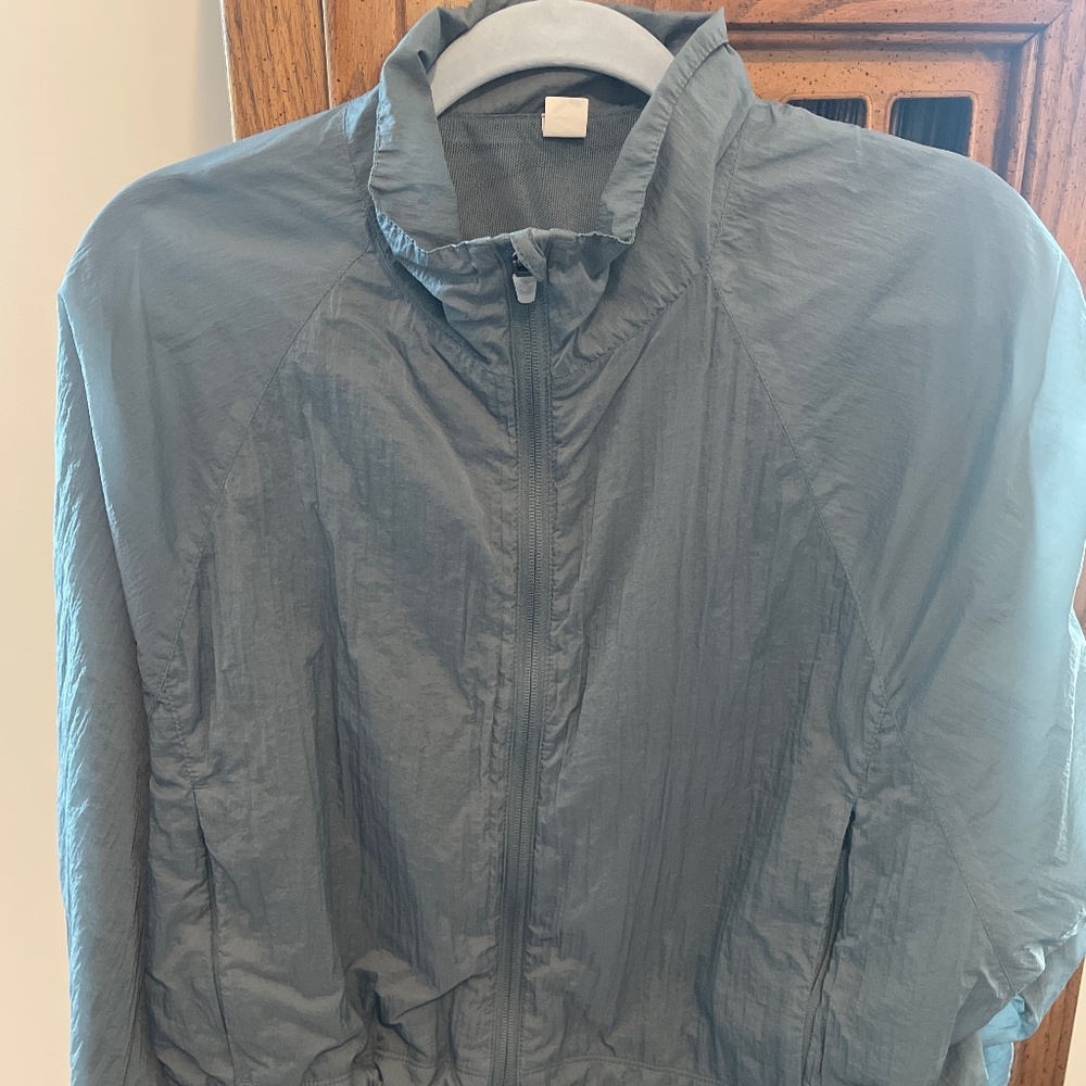 Full-Zip w/Drawstrings